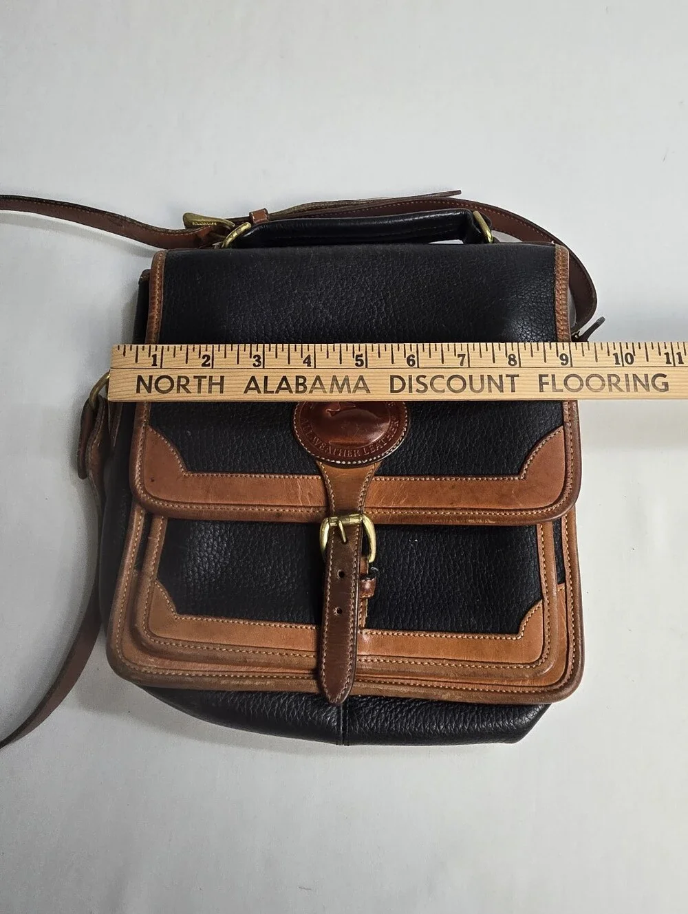 Vintage 1990s Dooney & Bourke Surrey carrier crossbody bag Black Pebbled Leather